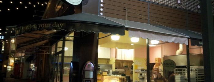 Teacake Bake Shop is one of Lugares favoritos de Kensie.