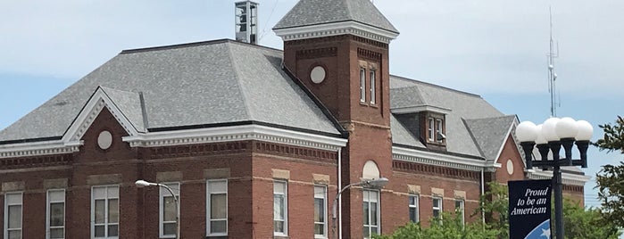 Lincoln City Hall is one of Illinois-ish.