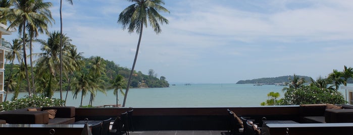 Phuket Panwa Beachfront Resort is one of Posti che sono piaciuti a Y.