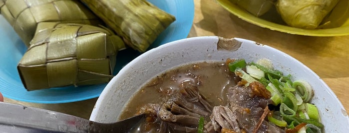 Coto Ranggong is one of Makassar Fave.