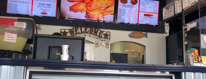 JJ's Chicken And Fish is one of Chris 님이 좋아한 장소.