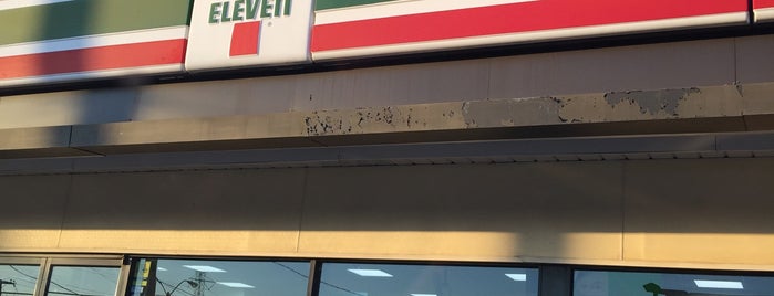 7-Eleven is one of Chrisさんのお気に入りスポット.