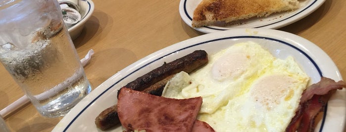 IHOP is one of Chrisさんのお気に入りスポット.