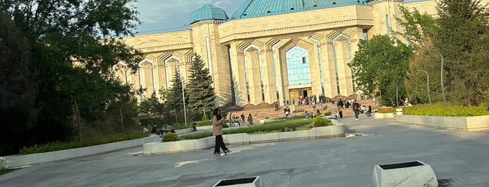 ҚР мемлекеттік орталық мұражайы / Центральный государственный музей РК is one of Almaty.