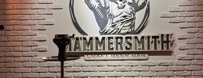 Hammersmith craft beer bar is one of Lieux sauvegardés par Ali.