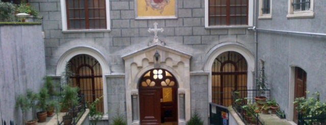 Iglesia de Santa María Draperis is one of Gezilecek Yerler İstanbul.