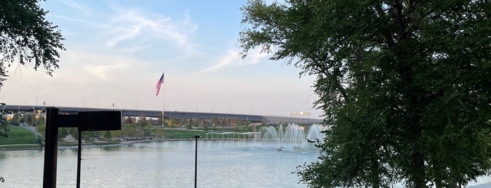 Heartland of America Park Fountain is one of Omaha.