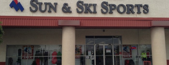 Sun & Ski Sports is one of Tempat yang Disukai Mark.
