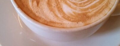 Il Caffe Latte is one of Tempat yang Disukai Patsy.