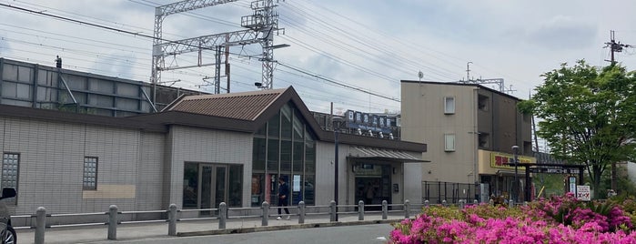 上牧駅 (HK73) is one of 阪急京都本線・千里線・嵐山線の駅.