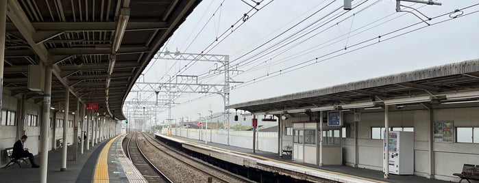 Oyamazaki Station (HK75) is one of 阪急京都本線・千里線・嵐山線の駅.