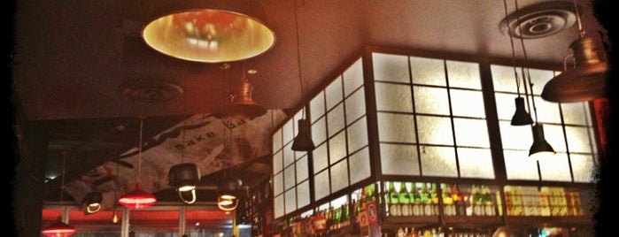 Kenzi Sake Bar is one of Lugares favoritos de Jason.