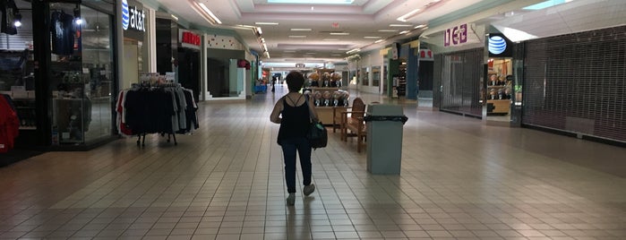 Phillipsburg Mall is one of Malls Been To.