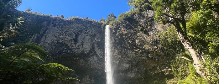 Bridal Veil Falls is one of New Zealand.
