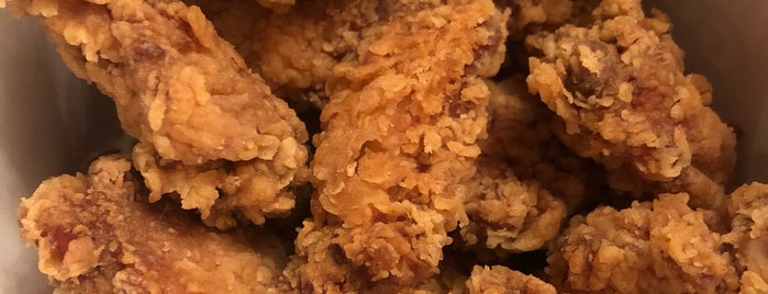 Kentucky Fried Chicken is one of Lugares favoritos de Matthias.