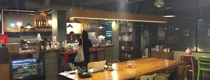 A-BRICK Cafe is one of Tempat yang Disukai Kaeun.