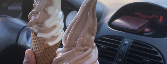 Nemoone Ice Cream | بستنی نمونه is one of สถานที่ที่ Saba ถูกใจ.
