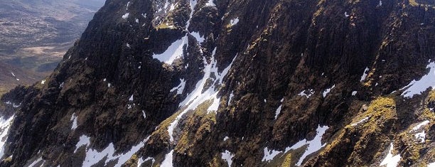Mount Snowdon / Yr Wyddfa Summit is one of Tempat yang Disukai Martin.