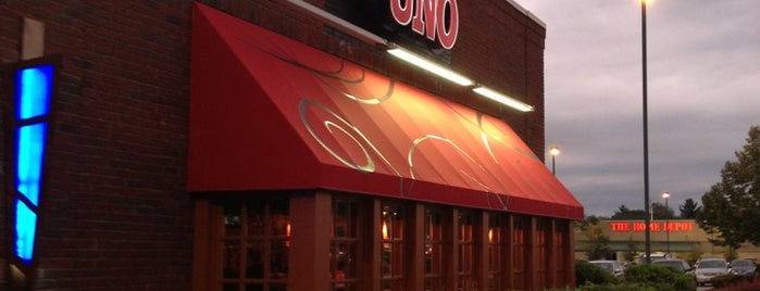 Uno Pizzeria & Grill - Bellingham is one of Tempat yang Disukai Lisa.