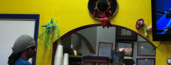 Ralberto's Tacos and Mexican Food is one of Locais salvos de Danielle.