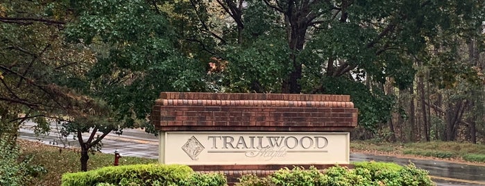 Trailwood Heights is one of Lugares favoritos de Ronald.