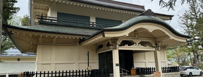 上杉神社稽照殿 is one of 博物館・美術館.