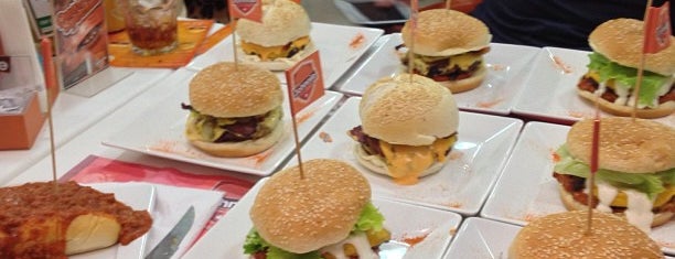 Johnnie Special Burger is one of Lugares favoritos de Marcos Aurelio.
