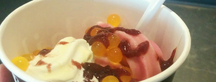 Chil Frozen Yogurt Bar is one of New/good Places To Try.