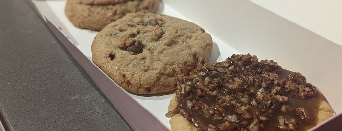 Crumbl Cookies is one of Jeff : понравившиеся места.