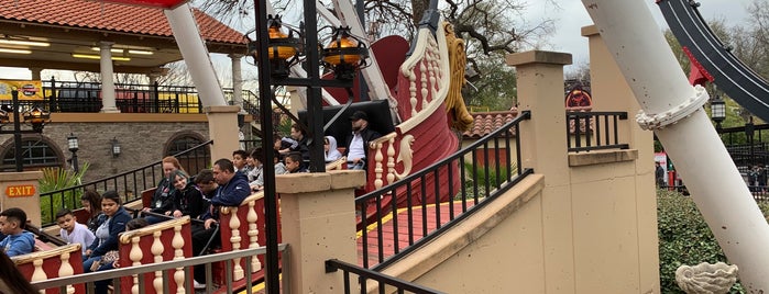 El Sombrero is one of Six Flags Over Texas - The Big List.