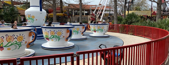 La Fiesta de Las Tazas is one of Six Flags Over Texas - The Big List.