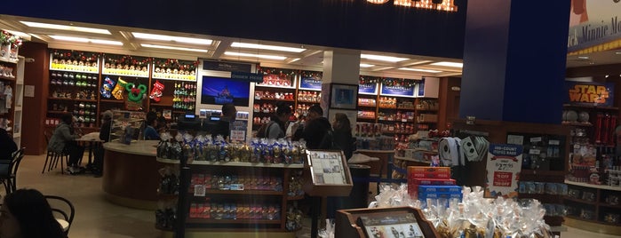 Ghirardelli Soda Fountain & Chocolate Shop is one of date.