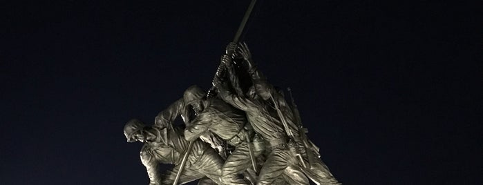 US Marine Corps War Memorial (Iwo Jima) is one of Ron : понравившиеся места.