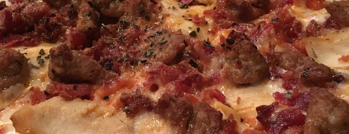 Pub Dog Pizza & Drafthouse is one of Ronさんのお気に入りスポット.