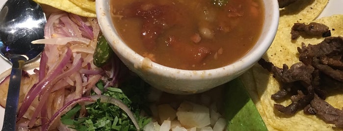 Jalapeños Mexican Restaurant is one of Posti che sono piaciuti a Ron.