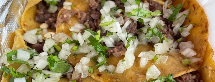 Vitali Mexican Street Tacos is one of Ron'un Beğendiği Mekanlar.