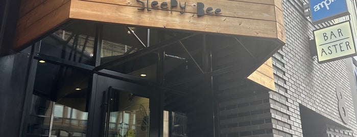 Sleepy Bee Cafe is one of Tempat yang Disukai Dan.