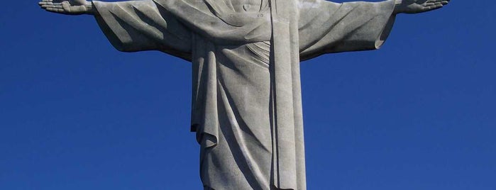 Patung Kristus Penebus is one of Rio de Janeiro.