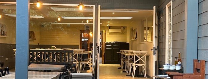 Restaurant Hotel Escuela is one of picadas sureñas.