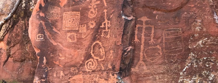V Bar V Petroglyphs is one of Lugares favoritos de Lori.