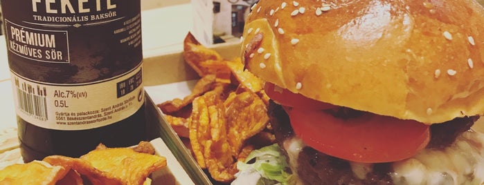 Beefstro Burger is one of สถานที่ที่ Adrienn ถูกใจ.