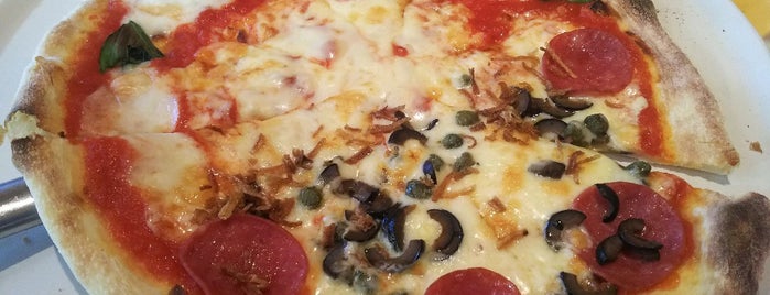 Pizzeria AMORINO is one of makky'ın Beğendiği Mekanlar.