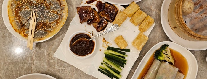 Yang Shin Vegetarian Restaurant is one of Lieux sauvegardés par Rob.