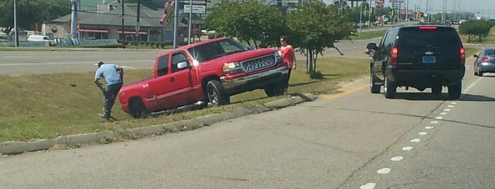 Eastern Blvd is one of Roads.