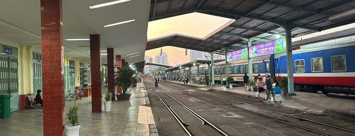 Ga Nha Trang (Nha Trang Train Station) is one of Jumping into the departing train.