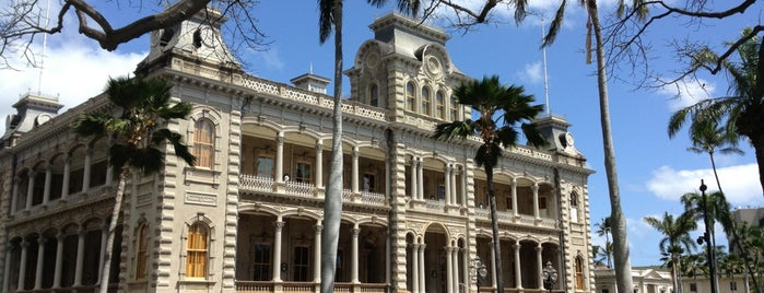 ‘Iolani Palace is one of Oahu.