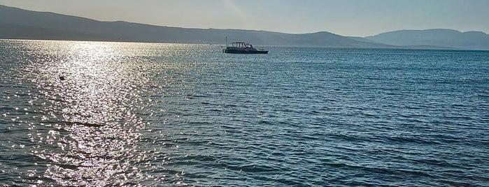 Akkum Sahili is one of Çeşme.