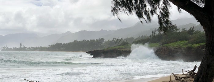 The Playgrounds (Pounders) is one of North Shore Oahu.