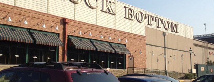 Rock Bottom Restaurant & Brewery is one of Favorite Eats.