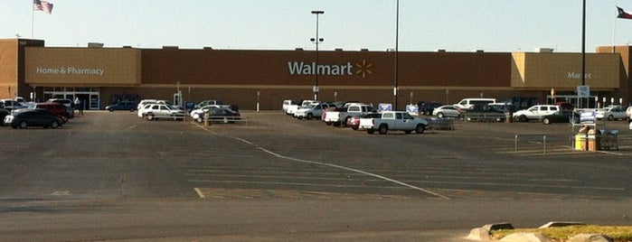 Walmart Supercenter is one of Lugares favoritos de Christopher.